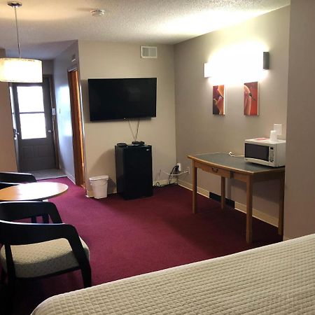 Voyageur Motel Тандер-Бей Экстерьер фото