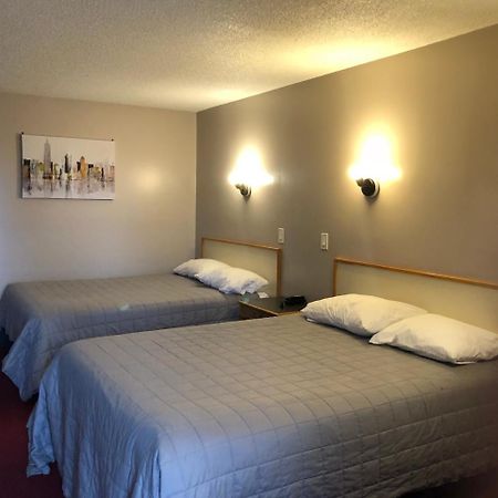 Voyageur Motel Тандер-Бей Экстерьер фото