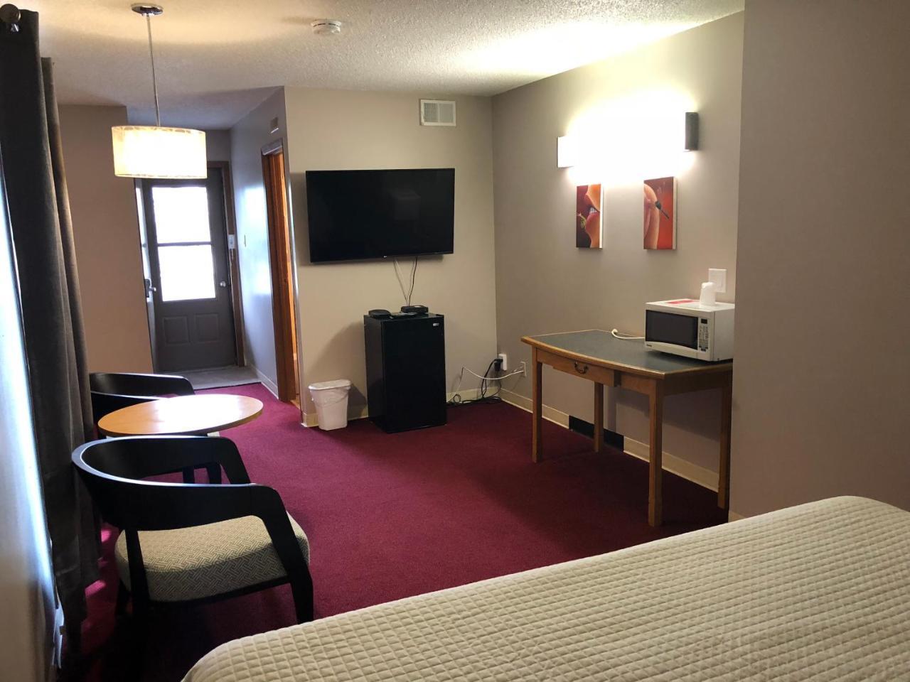 Voyageur Motel Тандер-Бей Экстерьер фото